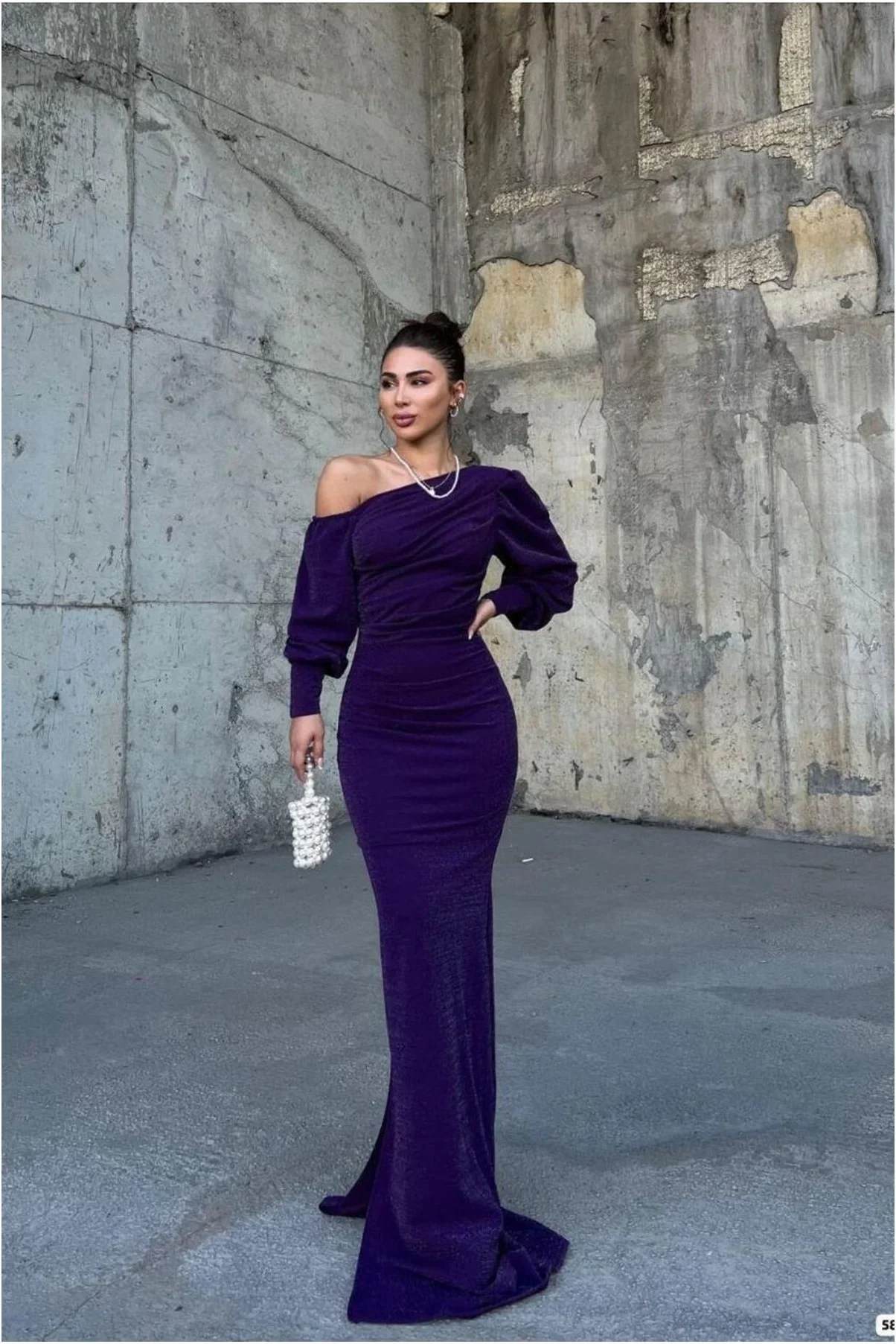 Kadın Modern Stil Krep Kumaş Kayık Yaka Maxi Abiye Elbise görsel 3