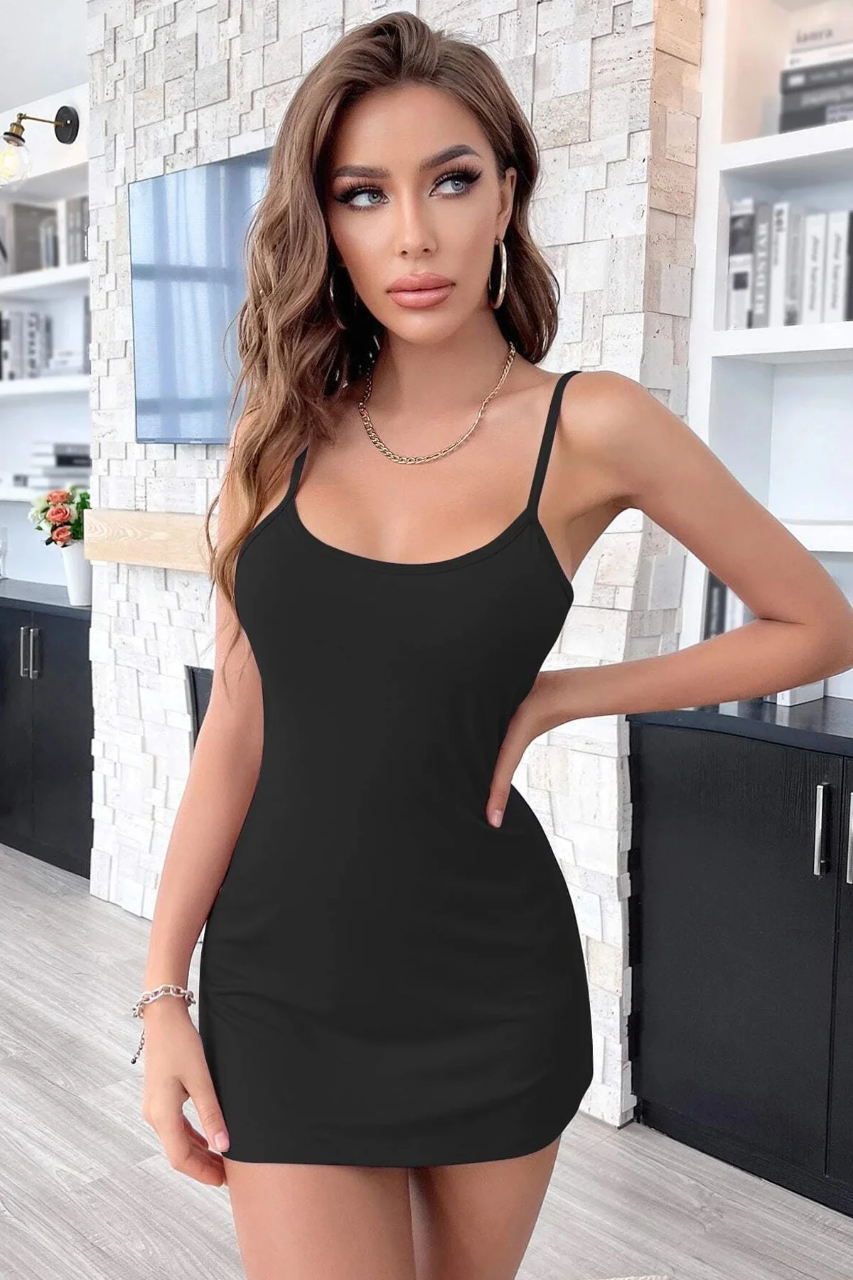 Kadın Siyah Sırt Kısmı Komple Dantelli Mini Gecelik görsel 4