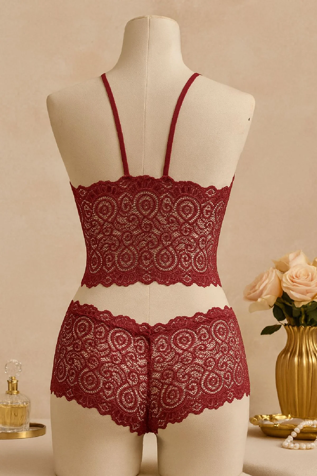 Kadın Bordo Dantel Bralet Şort Takımı – Asil ve Sofistike İç Giyim görsel 4