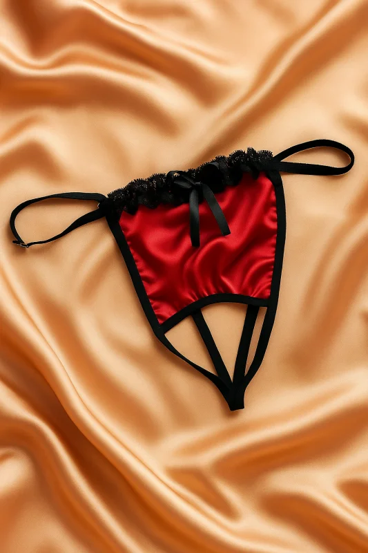 Kadın Kırmızı Fiyonk Detaylı Saten G-String Külot