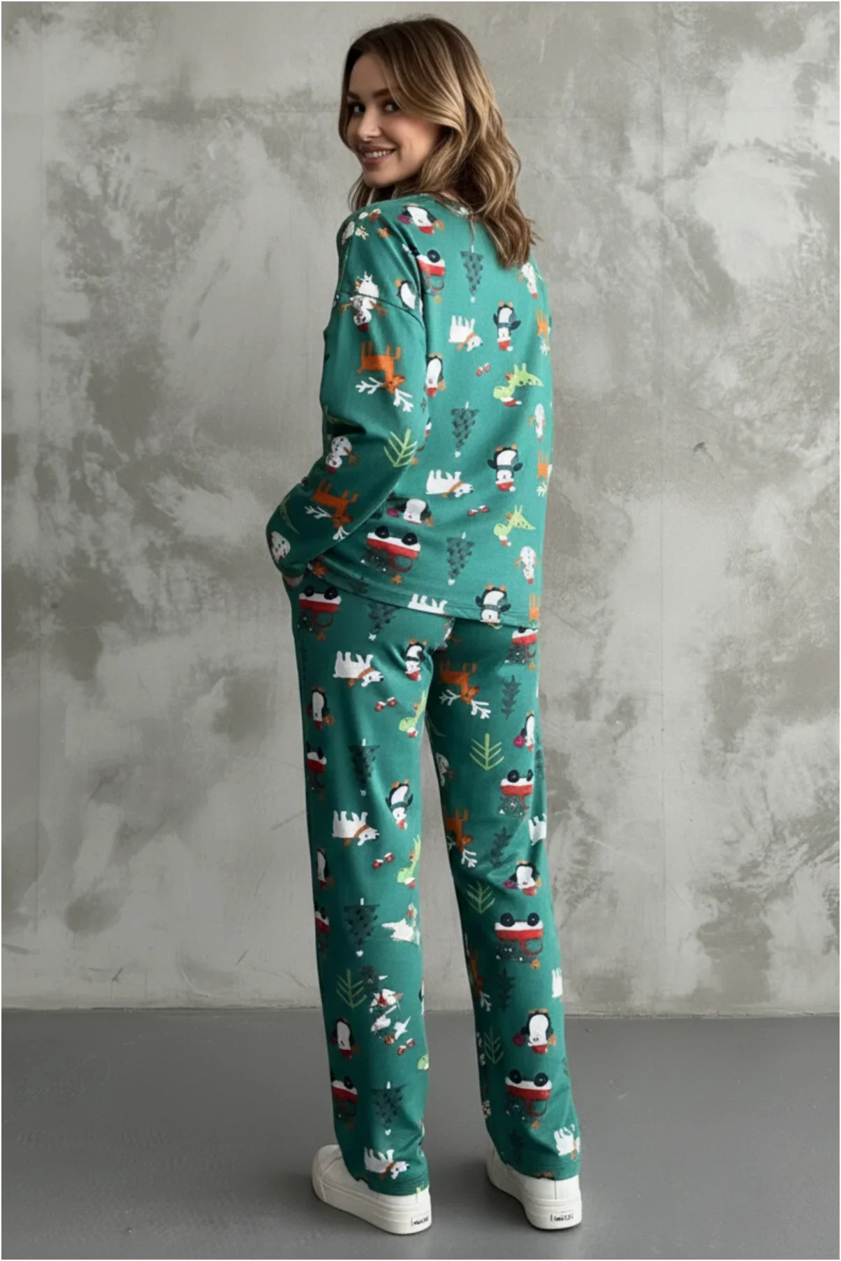 Kadın Şık Yılbaşı Konsept Oversize Yumuşak Doku Pijama Takımı görsel 4
