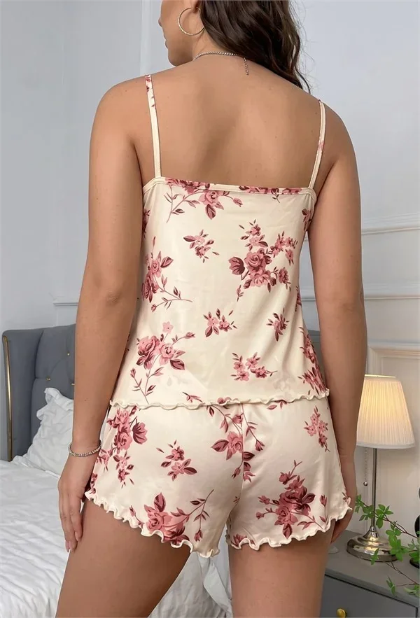 Yumuşak Dokulu Krem Çiçek Desenli İnce Askılı Etek Ucu Fırfırlı Şortlu Pijama Takımı görsel 3
