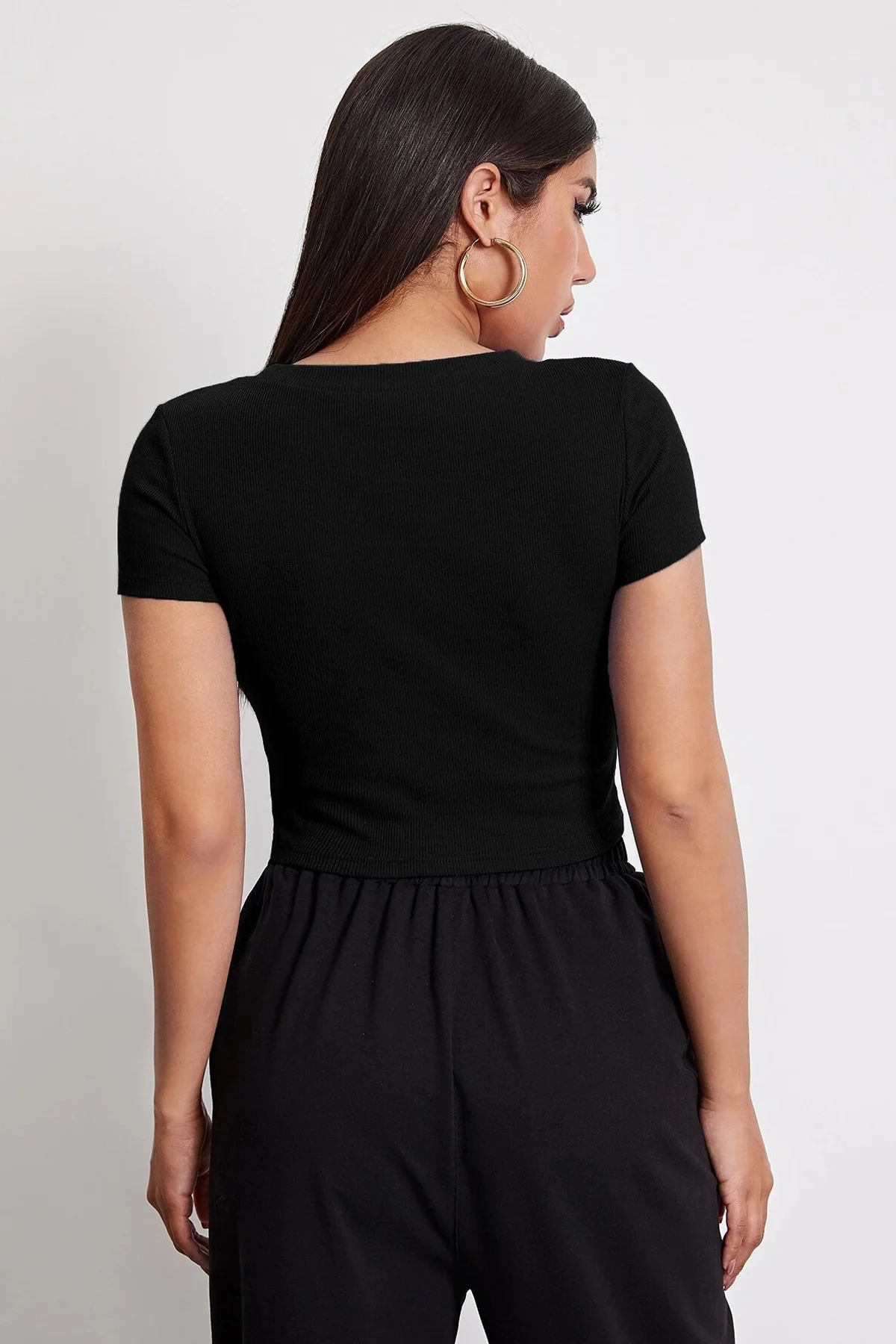 Kadın Siyah Yuvarlak Yaka Yarım Kol Crop Top Bluz görsel 2