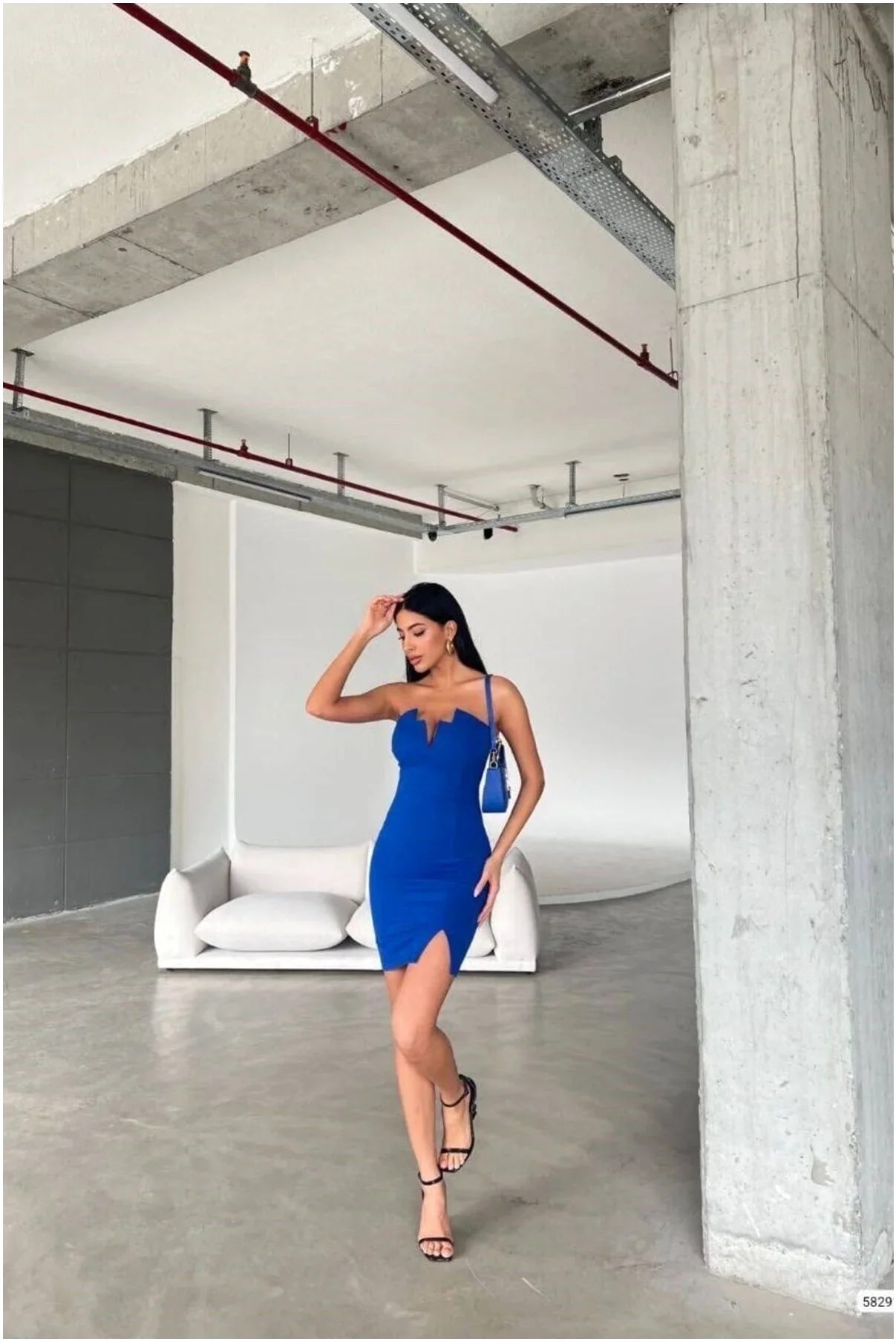 Kadın Yeni Sezon Straplez Yırtmaçlı Mini Abiye Elbise görsel 2