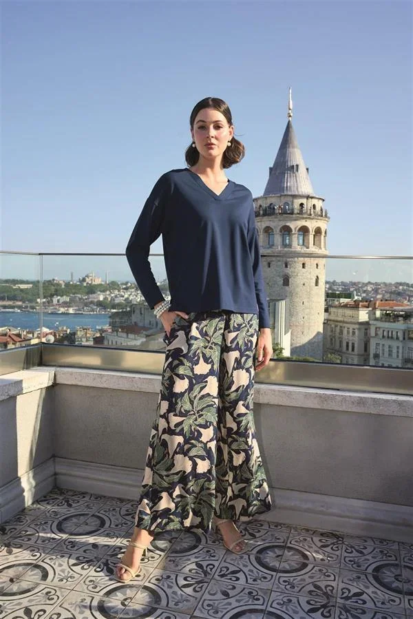 Yaprak Desenli Uzun Kollu V Yaka Pijama Takımı görsel 2