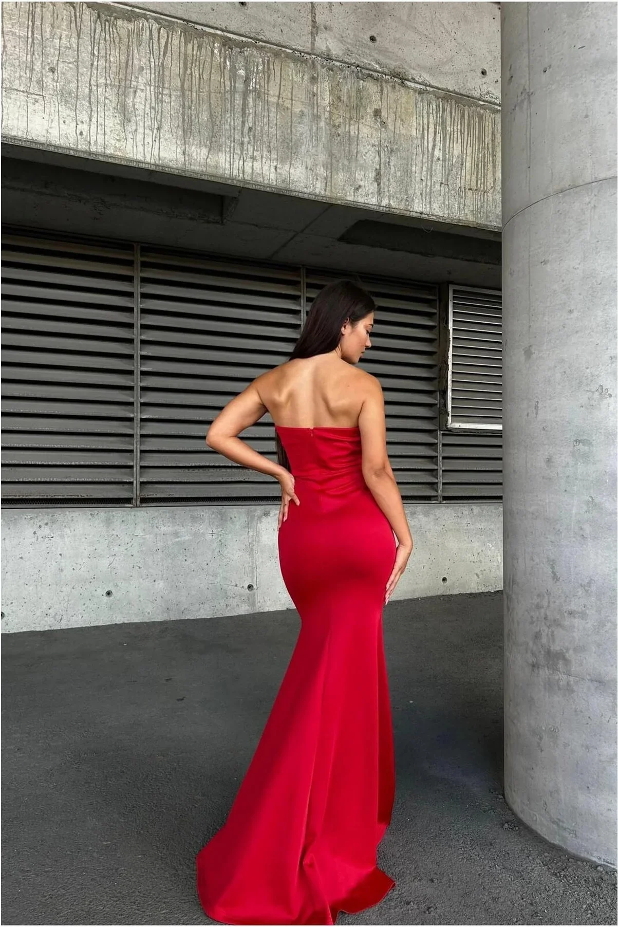Kadın Trend Tasarım Esnek Likralı Kumaş Straplez Maxi Abiye Elbise görsel 3