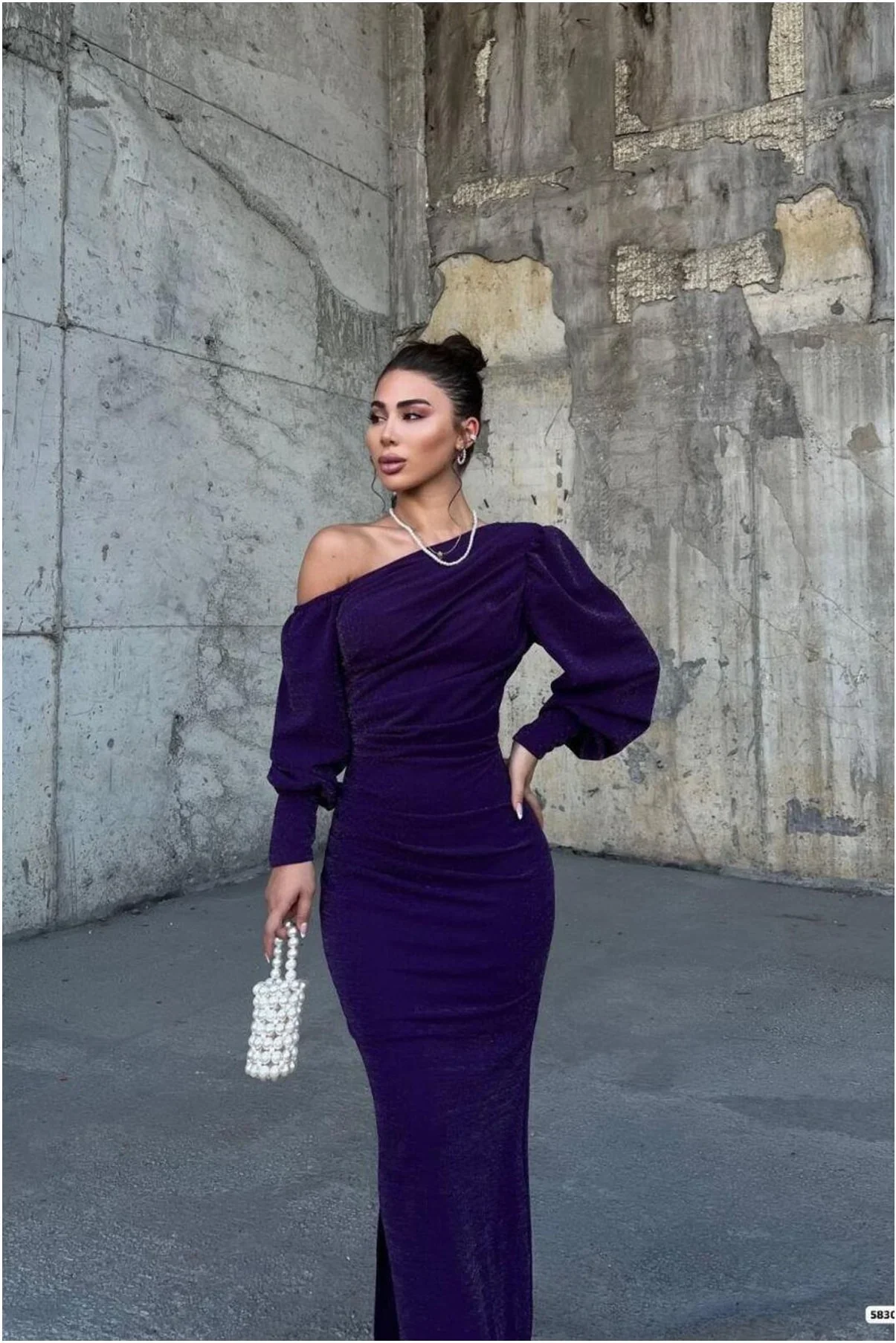 Kadın Modern Stil Krep Kumaş Kayık Yaka Maxi Abiye Elbise görsel 4