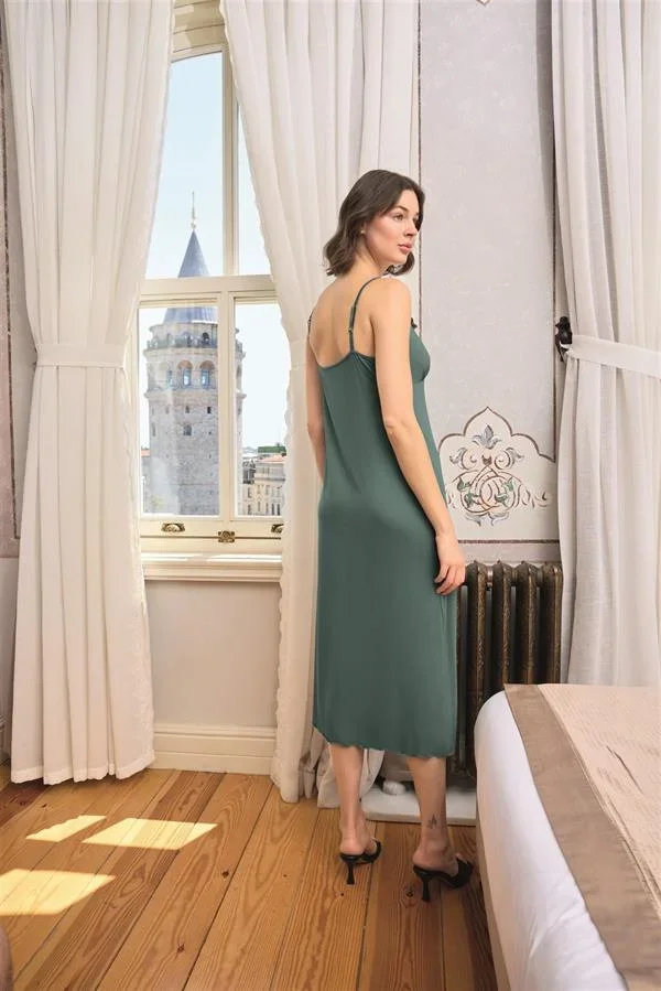 Çiçek ve Yaprak Desenli Dantelli ve Dekolteli Sabahlık Takımı görsel 8
