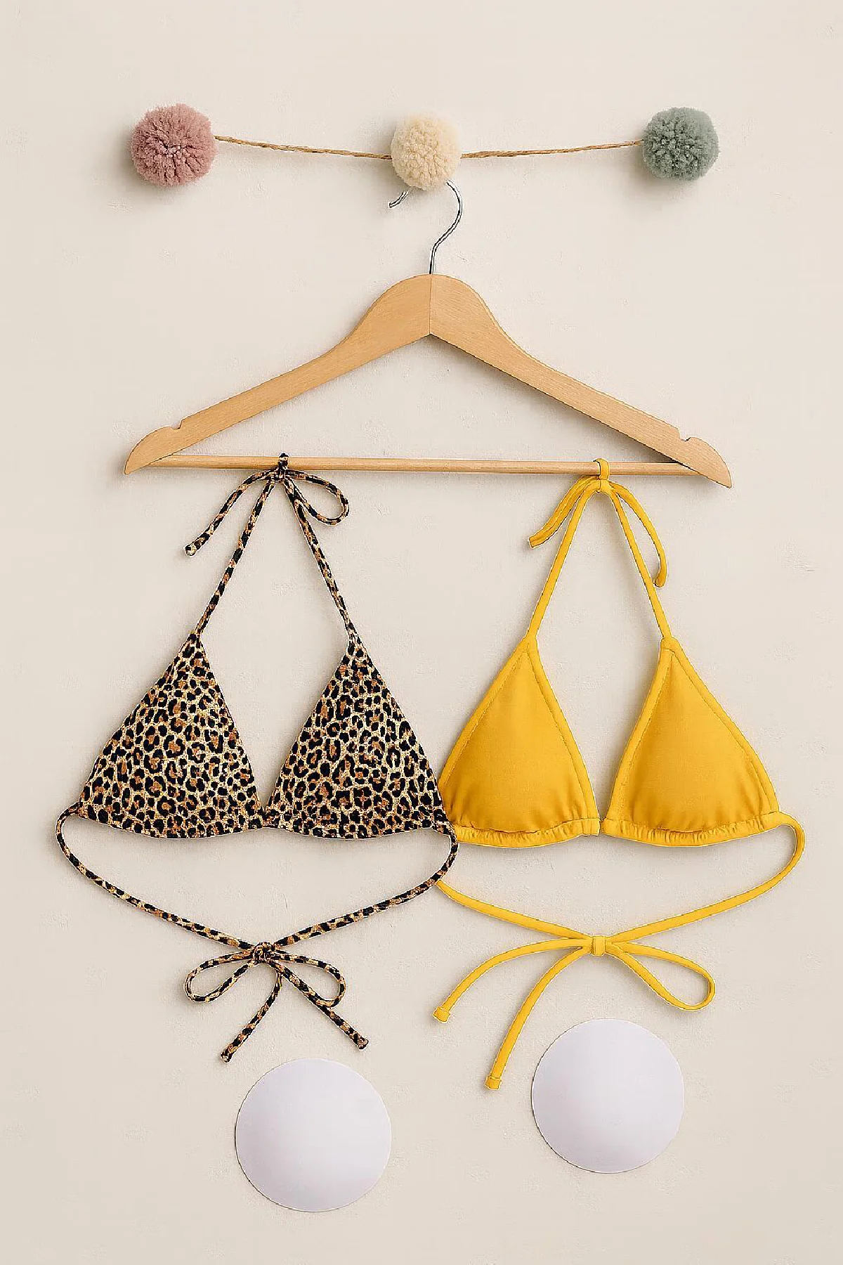 Kadın Leopar Desenli ve Sarı Minimal Kesim Üçgen Bikini Üstü görsel 3