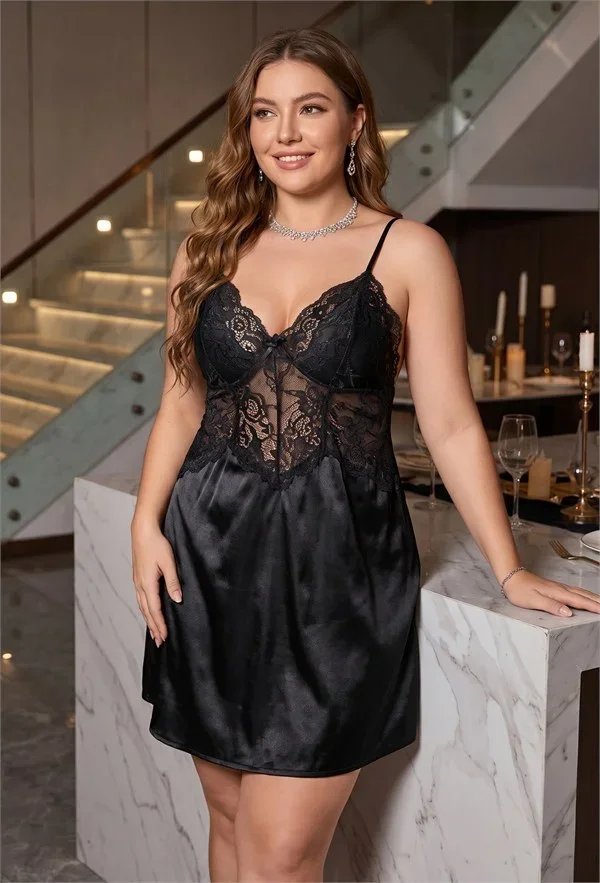 Yumuşak Dokulu Siyah Büyük Beden Göğsü ve Beli Fransız Dantelli İnce Askılı Parlak Saten Mini Gecelik görsel 2