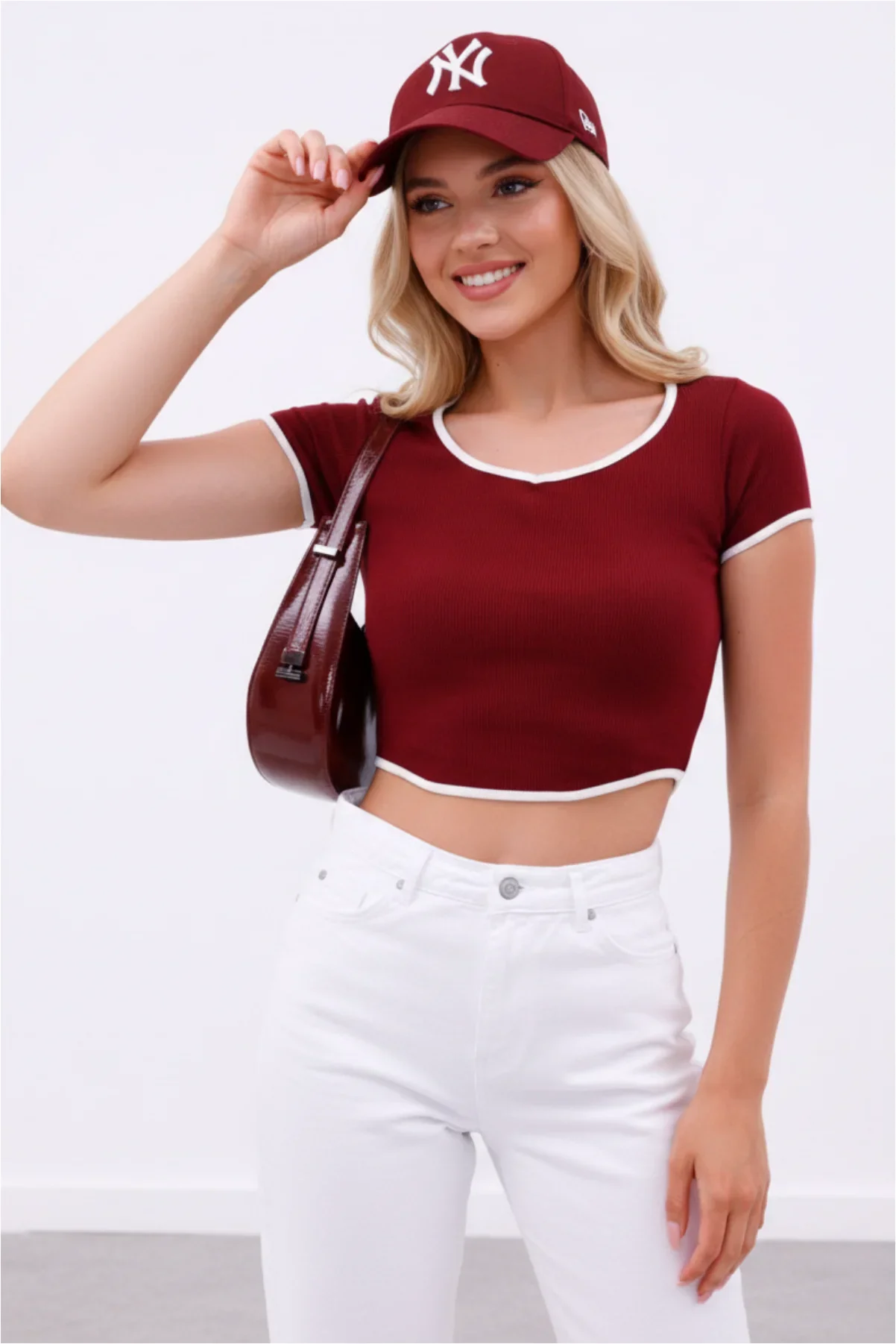 Kadın Fitilli Örme Kumaş Kısa Kollu T-Shirt görsel 2