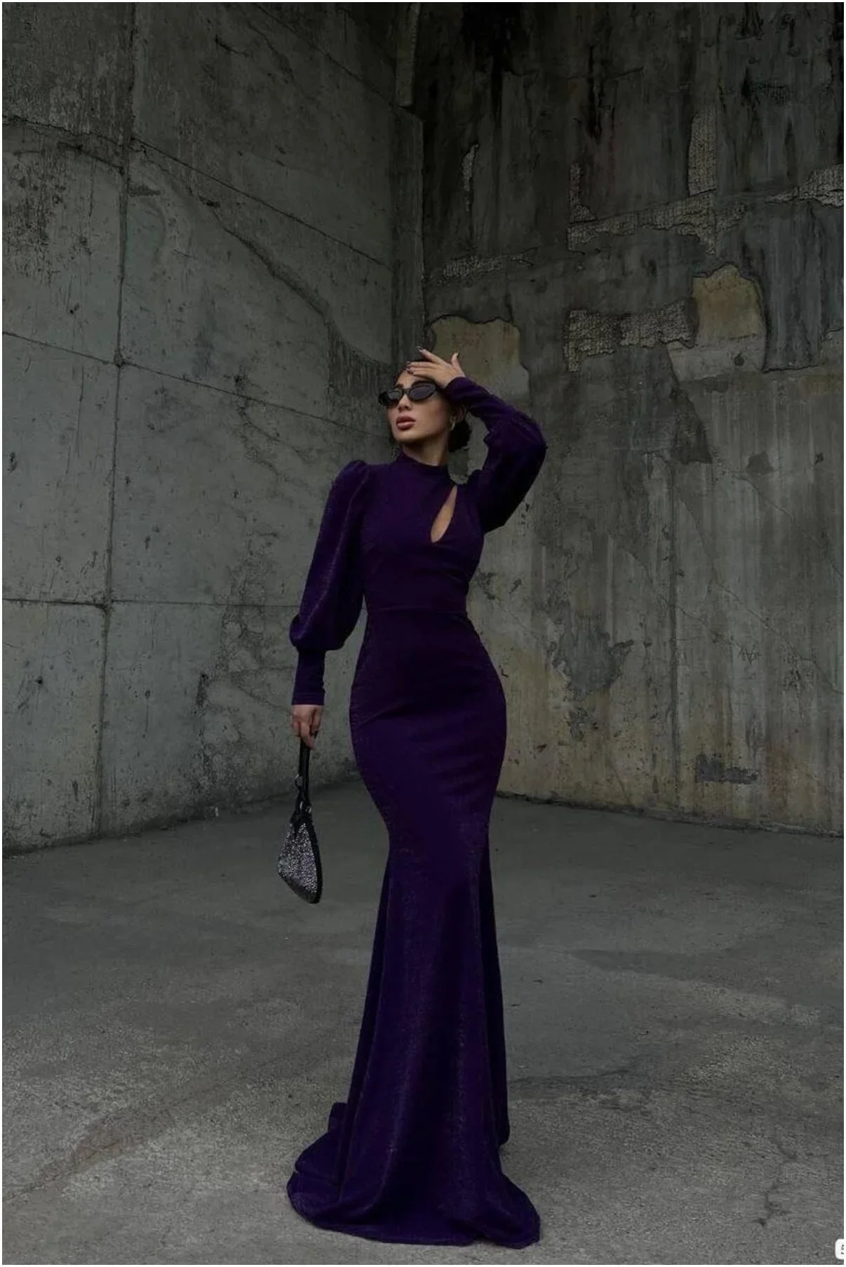 Kadın Trend Model Simli Kumaş Degaje Yaka Dekolteli Maxi Abiye Elbise görsel 5