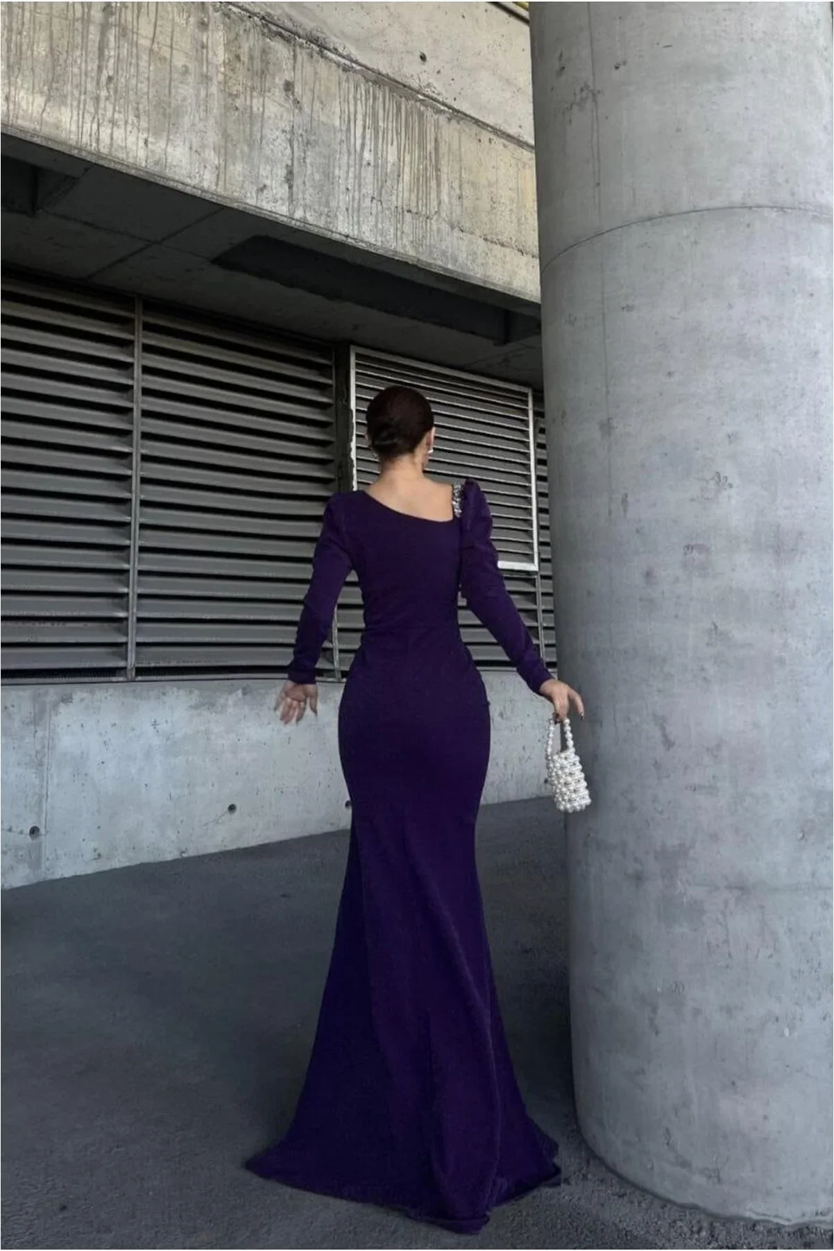 Kadın Modern Stil Kayık Yaka Taş Detaylı Uzun Kollu Abiye Elbise görsel 7