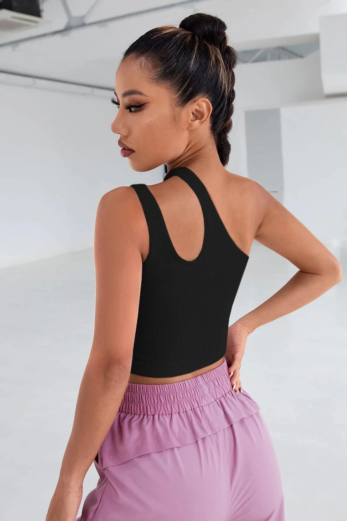 Kadın Siyah Tek Omuz Cut Out Detaylı Crop Top Bluz görsel 2