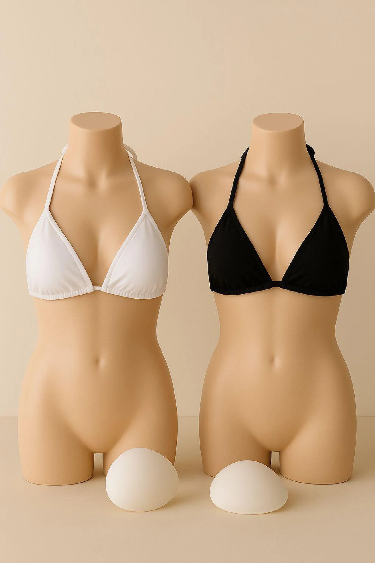 Kadın Siyah ve Beyaz Minimal Kesim Üçgen Bikini Üstü görsel 6