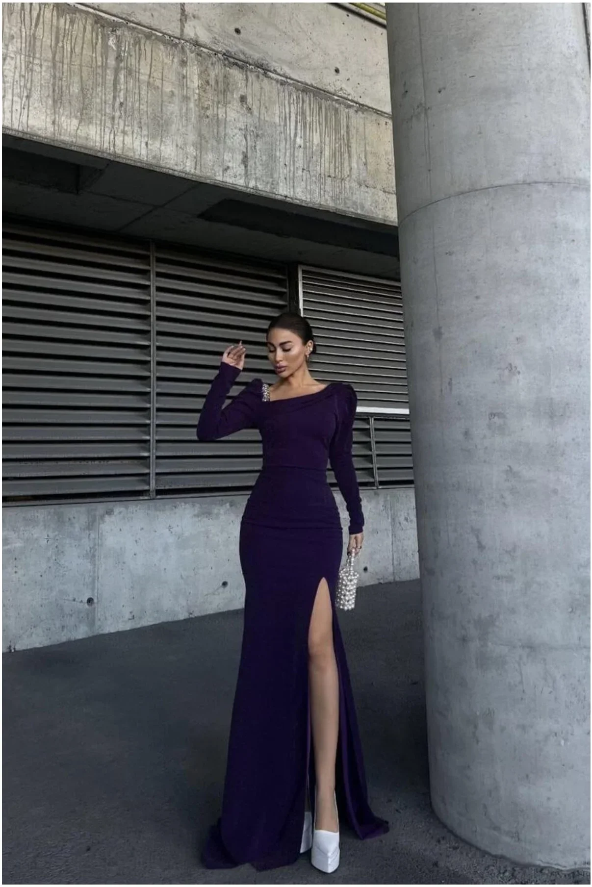 Kadın Modern Stil Kayık Yaka Taş Detaylı Uzun Kollu Abiye Elbise görsel 5