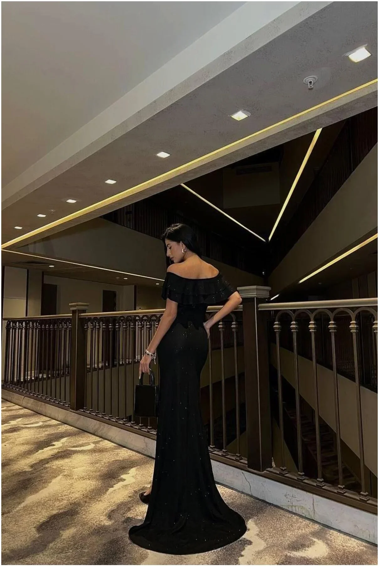 Kadın Modern Stil Krep Kumaş Straplez Yırtmaçlı Abiye Elbise görsel 8