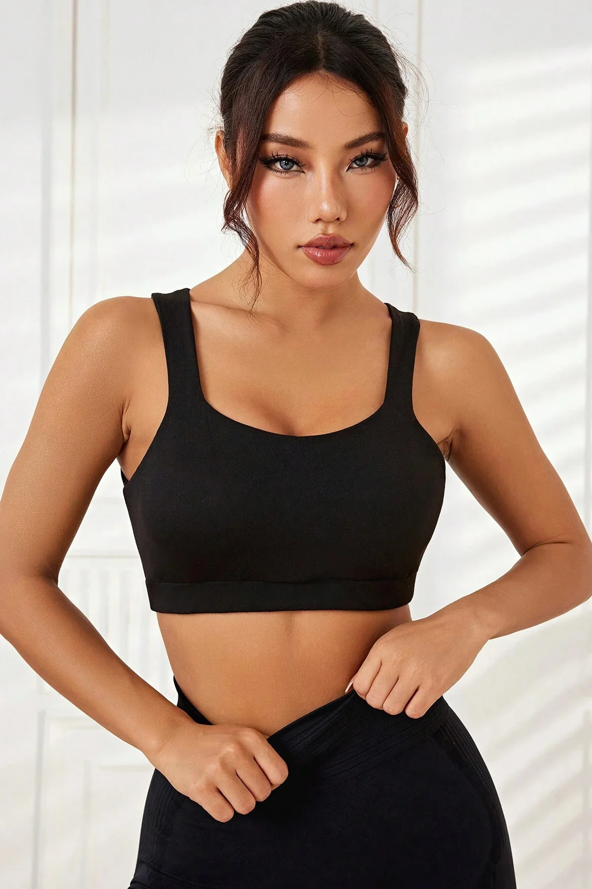 Kadın Siyah Sırtı Açık Derin Göğüs Dekolteli Şık Crop Top Bluz görsel 6