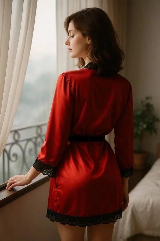 Kadın Kırmızı Saten ve Dantel Detaylı Sabahlık görsel 2