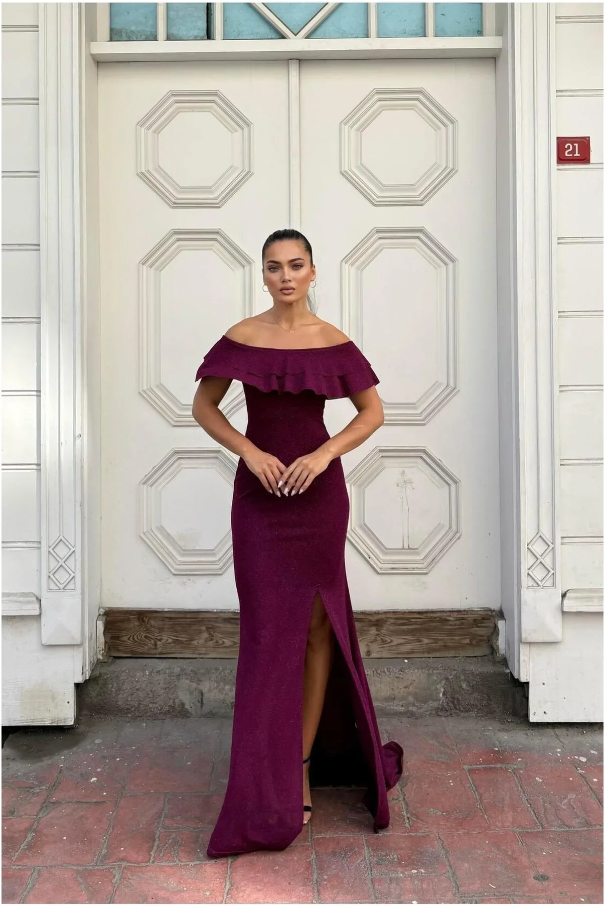 Kadın Modern Stil Krep Kumaş Straplez Yırtmaçlı Abiye Elbise