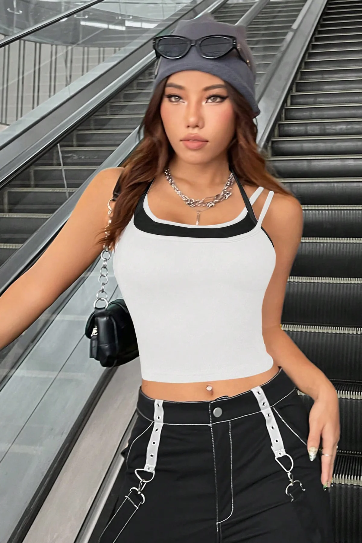 Kadın Siyah Beyaz Çift Renk Çapraz Askılı Crop Top Bluz görsel 5