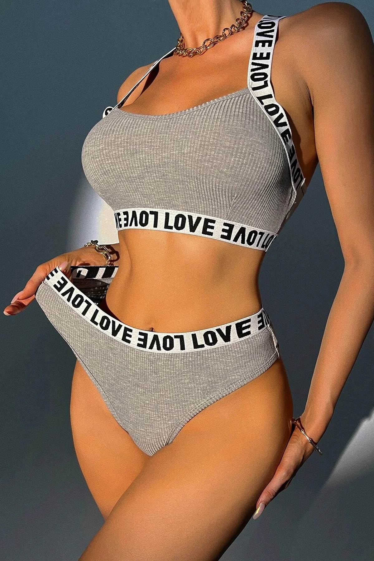 Kadın Gri Çapraz Sırt Ve Love Yazı Detaylı Iç Çamaşır Takımı görsel 5