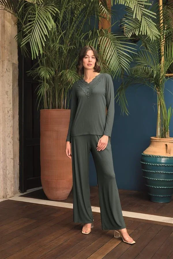 Uzun Kollu Önü Düğmeli V Yaka Pijama Takımı görsel 6