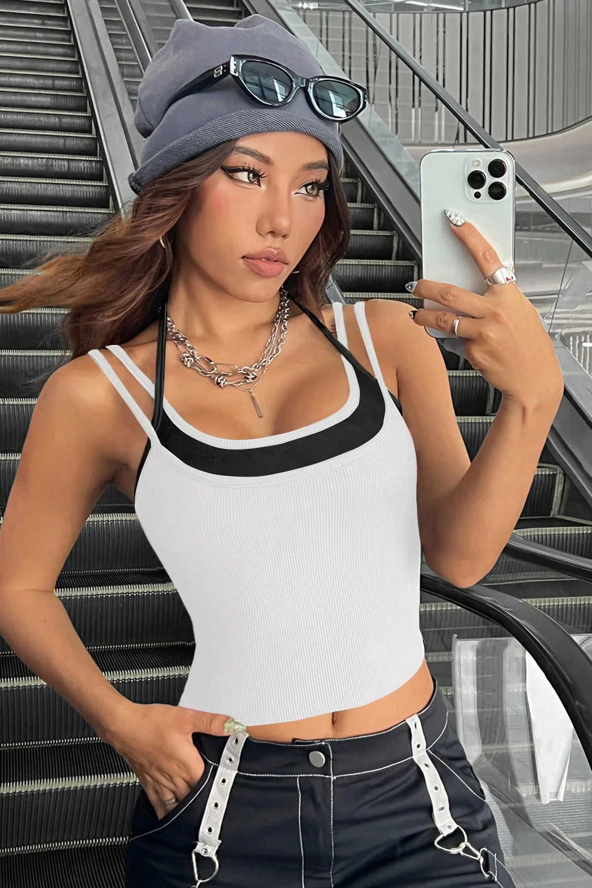 Kadın Siyah Beyaz Çift Renk Çapraz Askılı Crop Top Bluz görsel 4