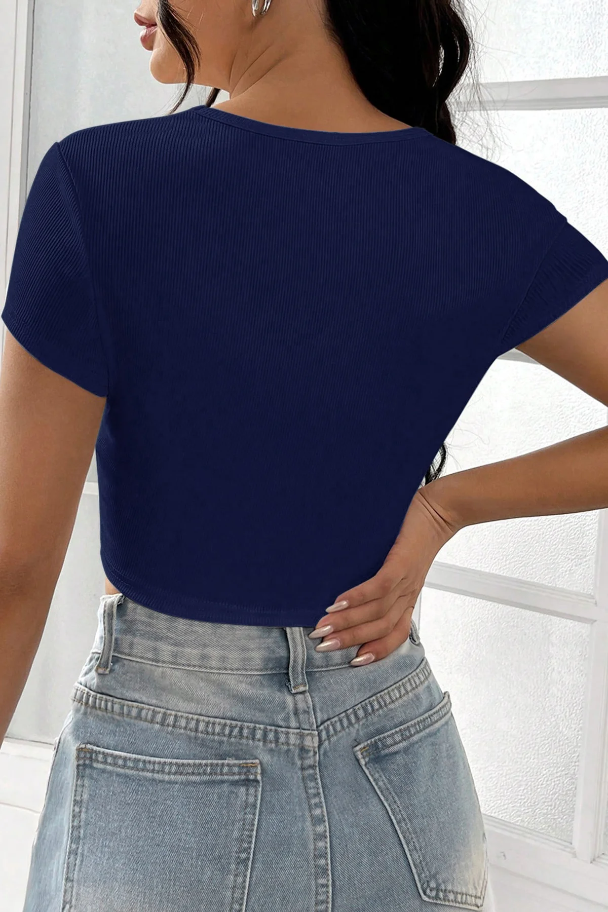 Kadın Lacivert Yarım Kol Düz Yaka Crop Top Bluz görsel 2