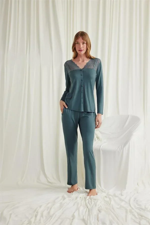 Yakası Omzu ve Paçası Dantelli Boydan Düğmeli Pijama Takımı görsel 2