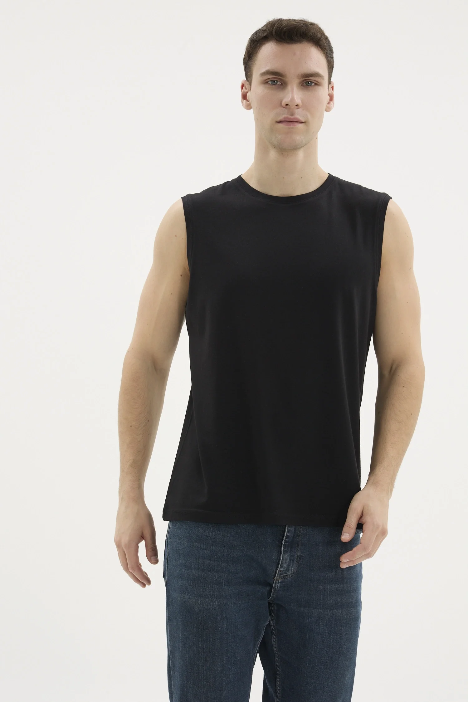 Kocabey T522 Erkek Sıfır Kol T-shirt