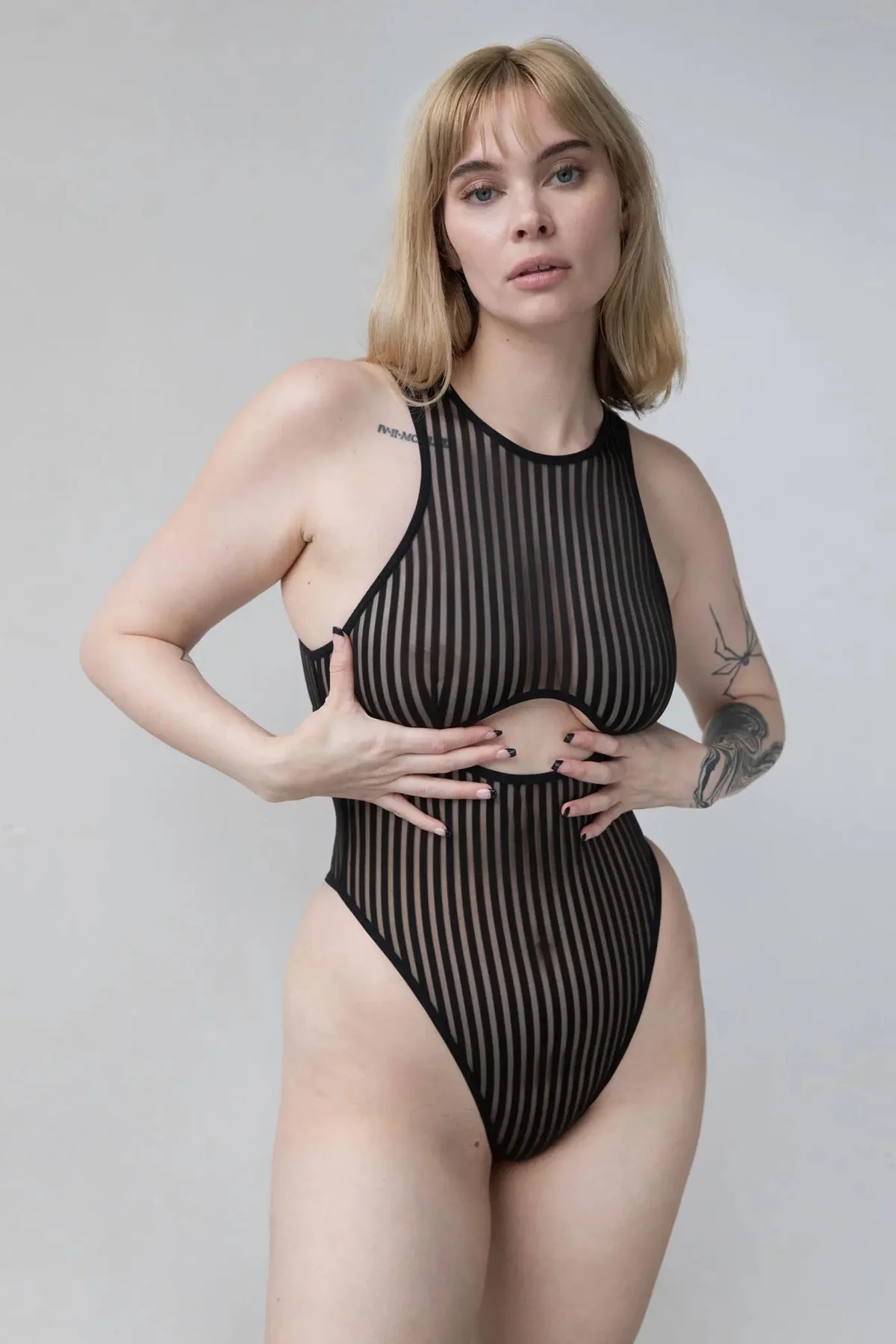 Kadın Siyah Cut-Out Detaylı Çizgili Gecelik görsel 7