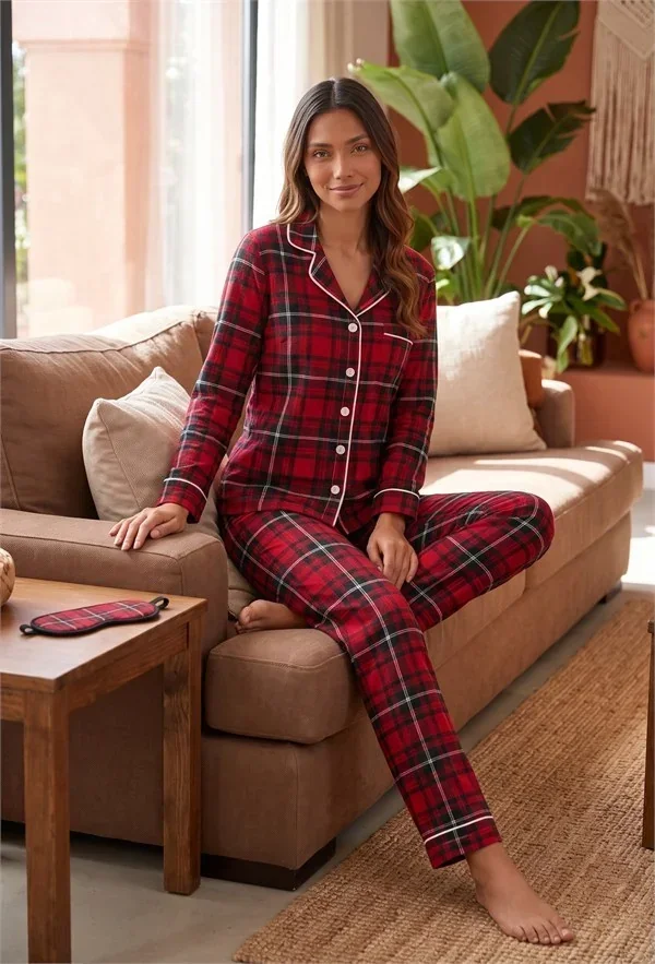 Pamuklu Yumuşak Dokulu Kırmızı Ekoseli Biyeli Düğmeli Uzun Kollu Pijama Takımı (Uyku Gözlüğü Hediye) görsel 2