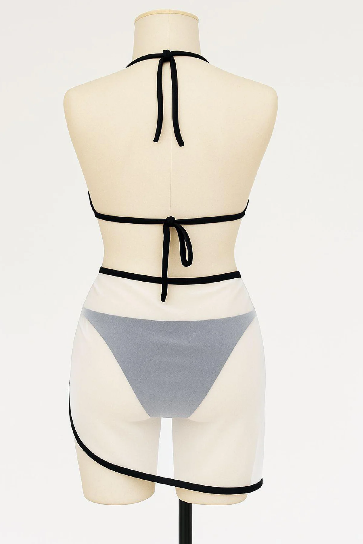 Kadın Siyah Beyaz Pareolu Yandan ve Boyundan Bağlamalı 3'lü Bikini Takımı görsel 5