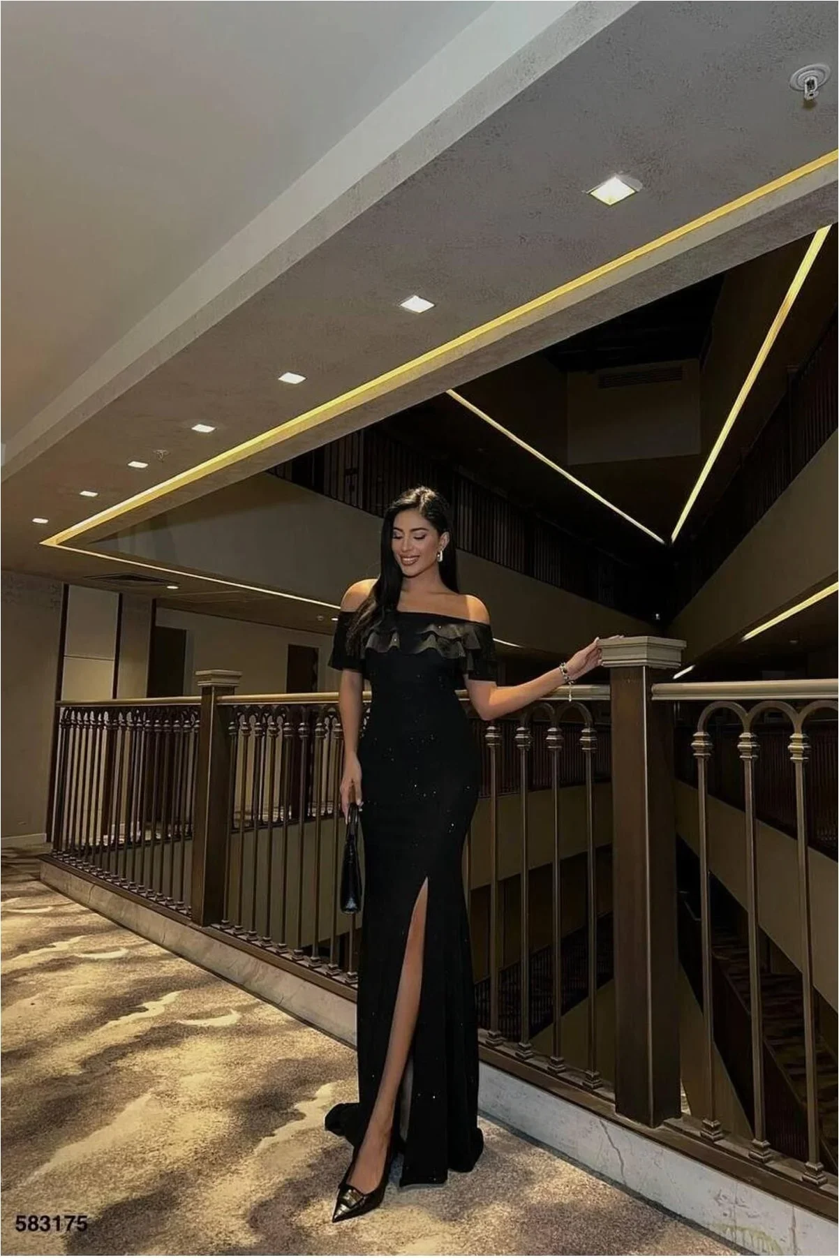 Kadın Modern Stil Krep Kumaş Straplez Yırtmaçlı Abiye Elbise görsel 5