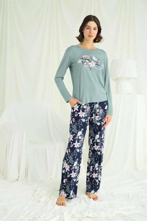 Çiçek ve Yaprak Desenli Baskılı Pijama Takımı görsel 2