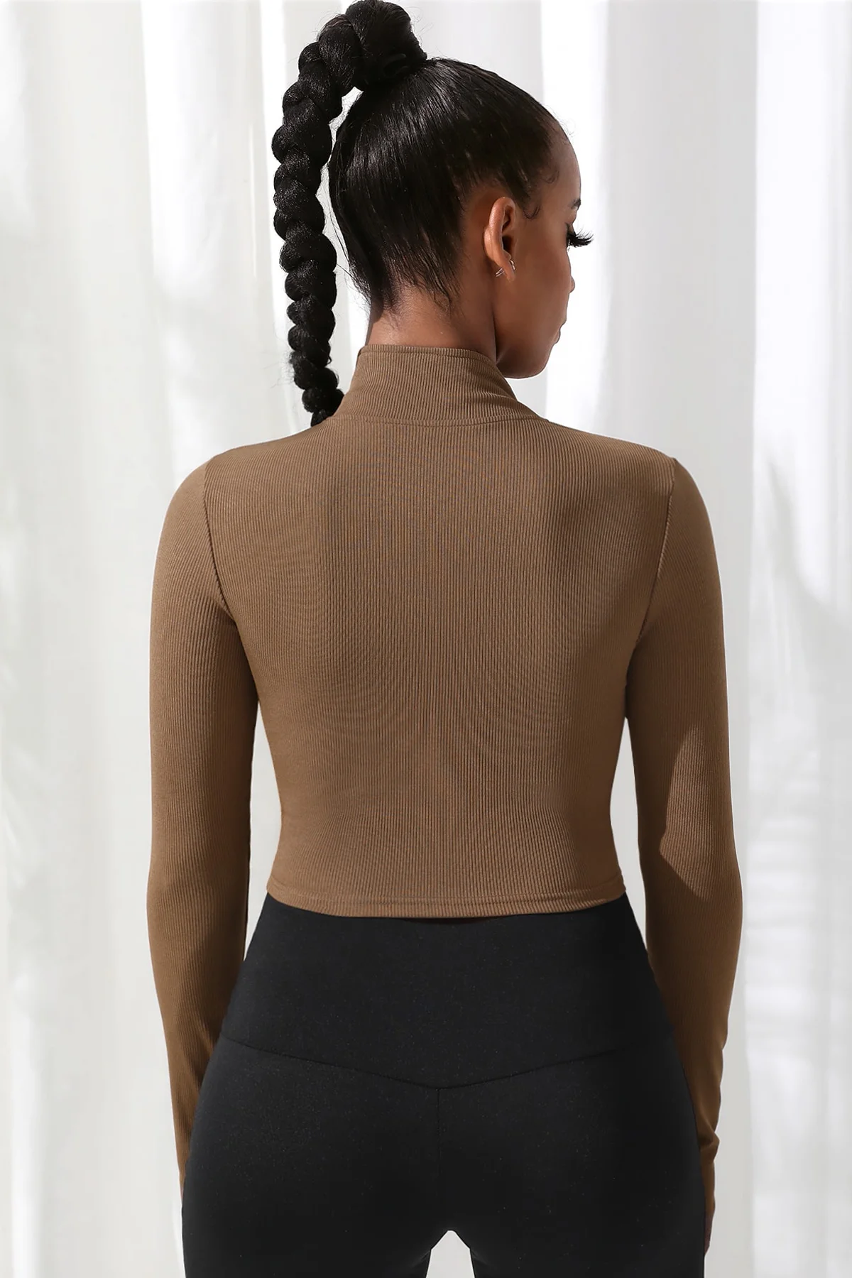 Kadın Kahverengi Uzun Kol Fermuarlı Parmak Geçme Detaylı Dik Yaka Crop Top Bluz görsel 5