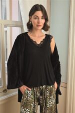 Çiçek Yaprak ve Etnik Desenli Dantelli 3’lü Pijama Takımı - Görsel 4