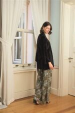 Çiçek Yaprak ve Etnik Desenli Dantelli 3’lü Pijama Takımı - Görsel 5