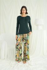 Çiçek ve Yaprak Desenli Pijama Takımı - Görsel 2