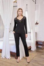 Uzun Kollu Dantelli ve Dekolteli Pijama Takımı - Görsel 2