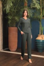 Uzun Kollu Önü Düğmeli V Yaka Pijama Takımı - Görsel 4