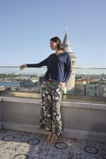 Yaprak Desenli Uzun Kollu V Yaka Pijama Takımı - Görsel 6