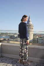 Yaprak Desenli Uzun Kollu V Yaka Pijama Takımı - Görsel 8