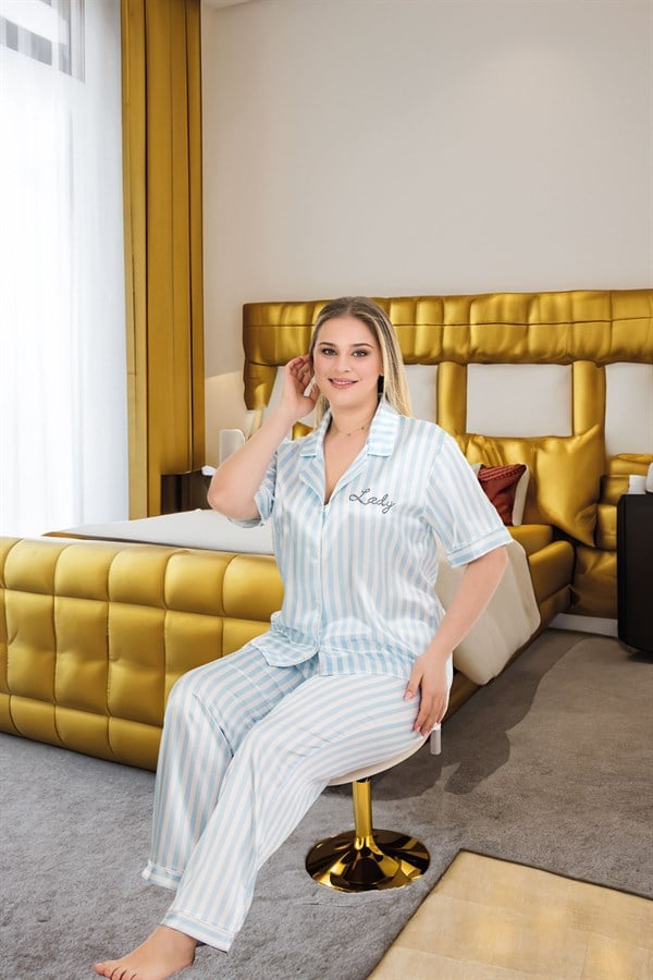 arias-closet-buyuk-beden-sik-tasarim-m-e60365 Büyük Beden Şık Tasarım Mavi Çizgili Düğmeli Kısa Kol Lüx Saten Pijama Takımı - Görsel 1