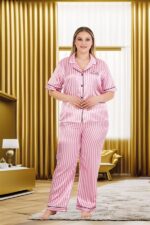 Büyük Beden Şık Tasarım Pembe Çizgili Düğmeli Kısa Kol Lüx Saten Pijama Takımı - Görsel 2