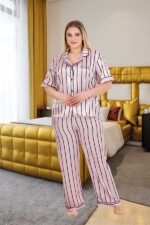Büyük Beden Şık Tasarım Pembe Siyah Çizgili Düğmeli Kısa Kol Lüx Saten Pijama Takımı - Görsel 2
