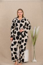 Büyük Beden Siyah Beyaz Kalp Desenli Düğmeli Uzun Kol Viskon Pijama Takımı - Görsel 2