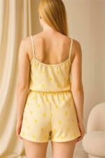 Closet Sarı Üstüne Desenli Askılı Şortlu Pijama Takımı - Görsel 2